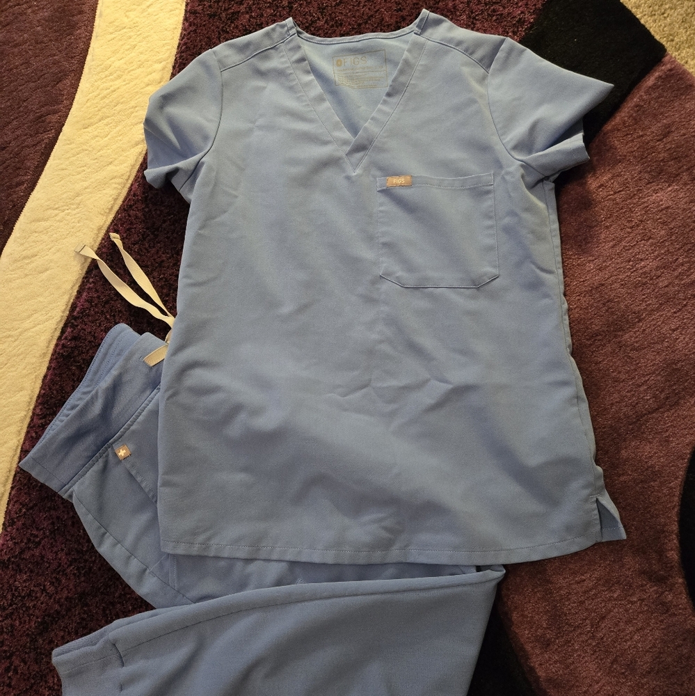 Figs Women's Light Blue Scrub Set